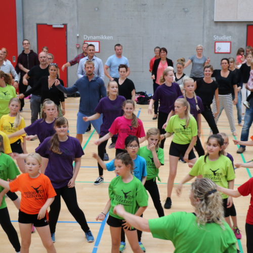 Kickstart af Sommerdanseskole Show